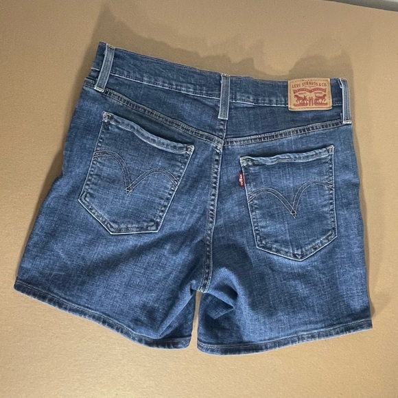 Bundle 2 Levi Mid Length Shorts Size 29 Medium Wash Holes Light Wash Daisies - Picture 6 of 11